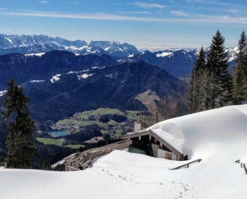 Moar Alm am Hochgern mit Blick auf den Wössner See