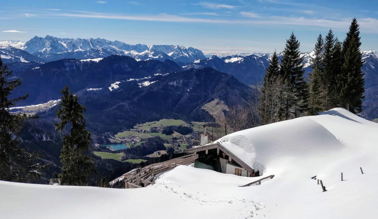 Moar Alm am Hochgern mit Blick auf den Wössner See